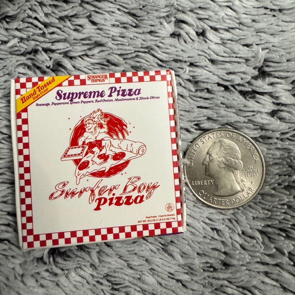 Netflix Mini Brands ULTRA RARE- Surfer Boy Pizza (Stranger Things) SCENTED
